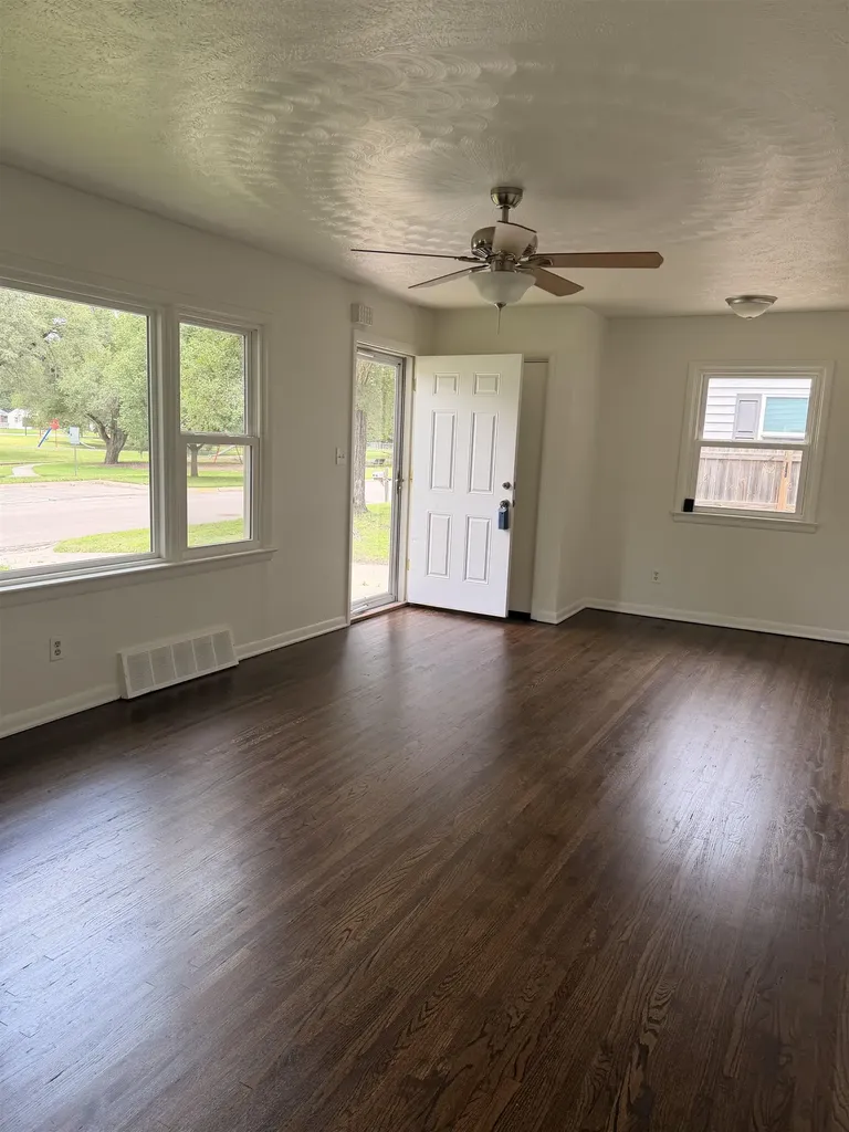 930 N Westview Derby KS 67037