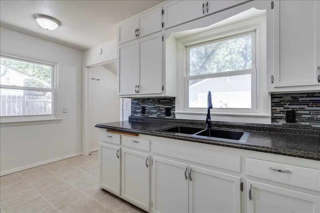 930 N Westview Derby KS 67037