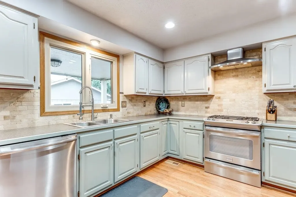 1851 N Denene Wichita KS 67212