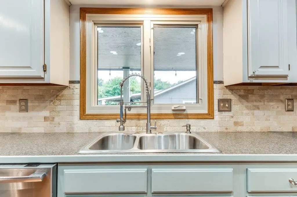 1851 N Denene Wichita KS 67212