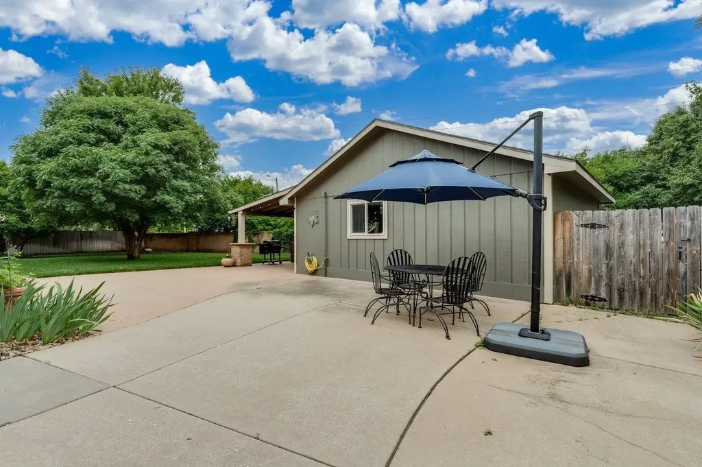 1851 N Denene Wichita KS 67212