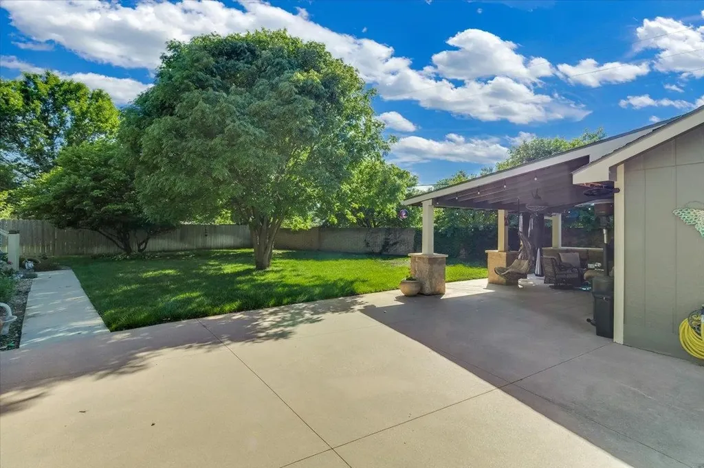 1851 N Denene Wichita KS 67212
