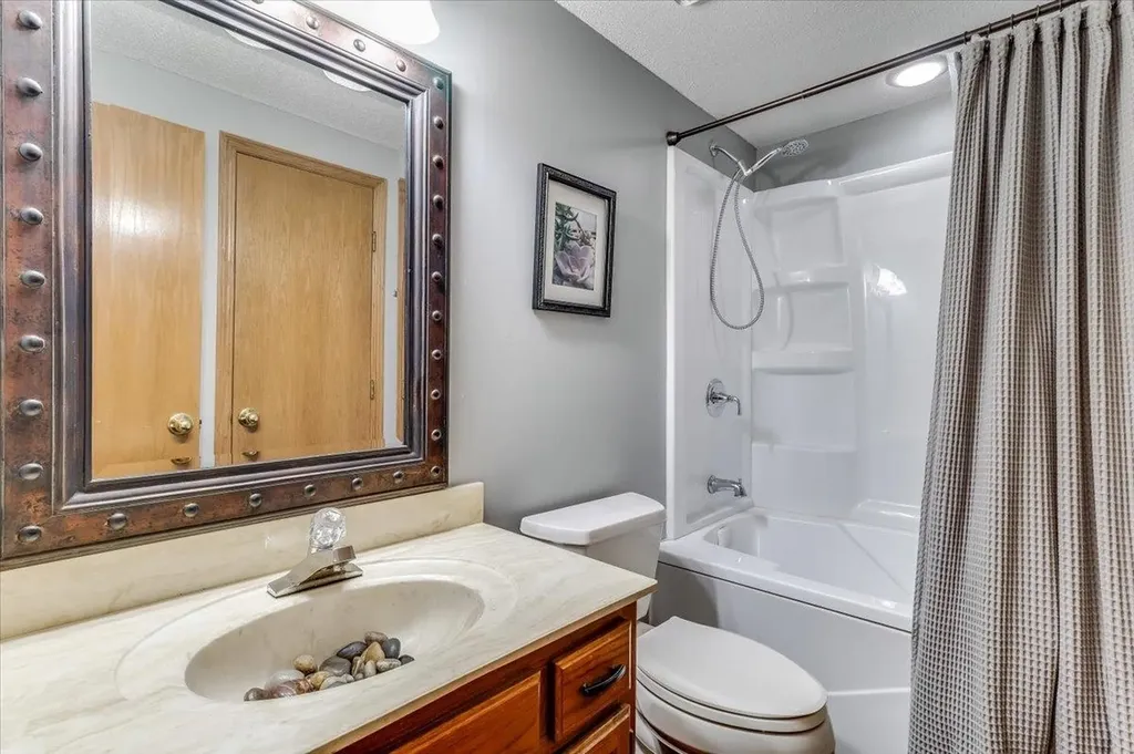 1851 N Denene Wichita KS 67212