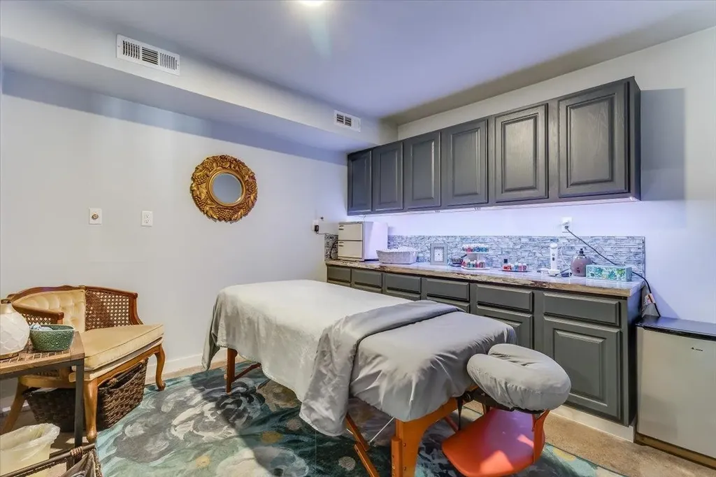 1851 N Denene Wichita KS 67212