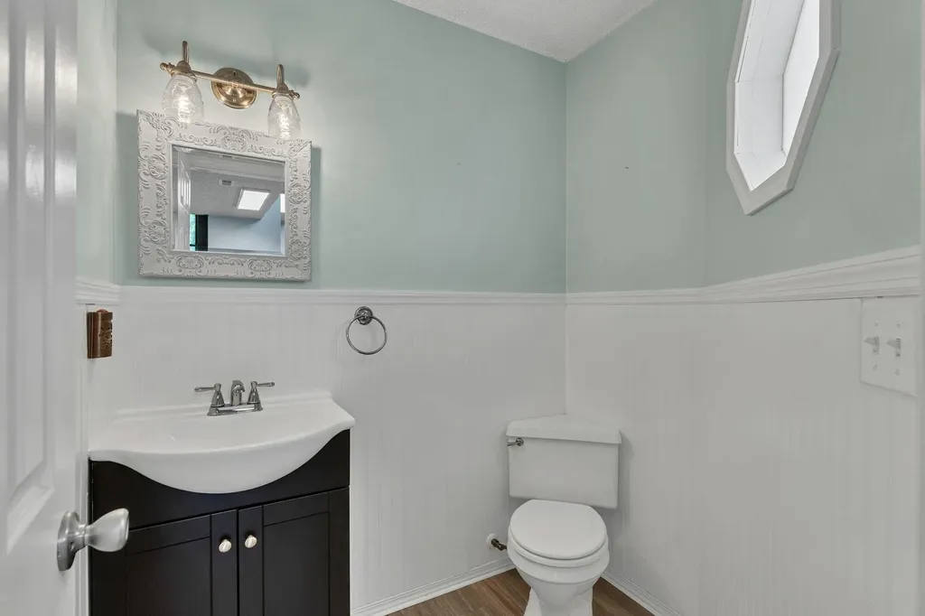 2014 N Woodlawn Boulevard Derby KS 67037-3129