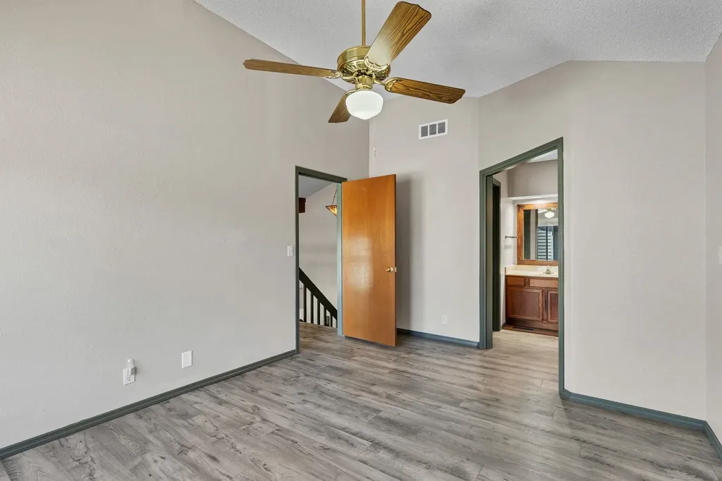 2014 N Woodlawn Boulevard Derby KS 67037-3129