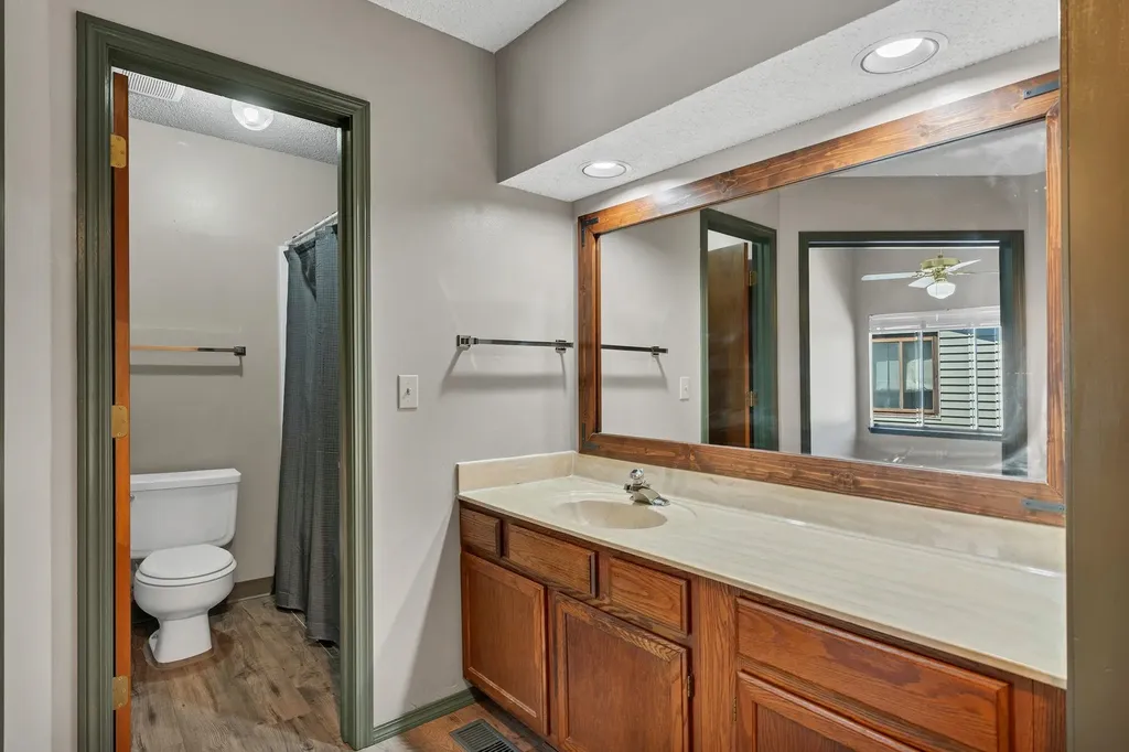 2014 N Woodlawn Boulevard Derby KS 67037-3129