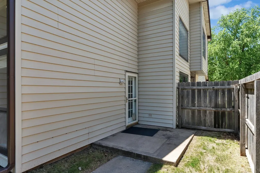 2014 N Woodlawn Boulevard Derby KS 67037-3129