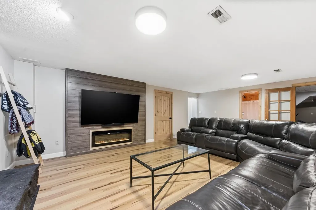 500 S Sharon Court Derby KS 67037