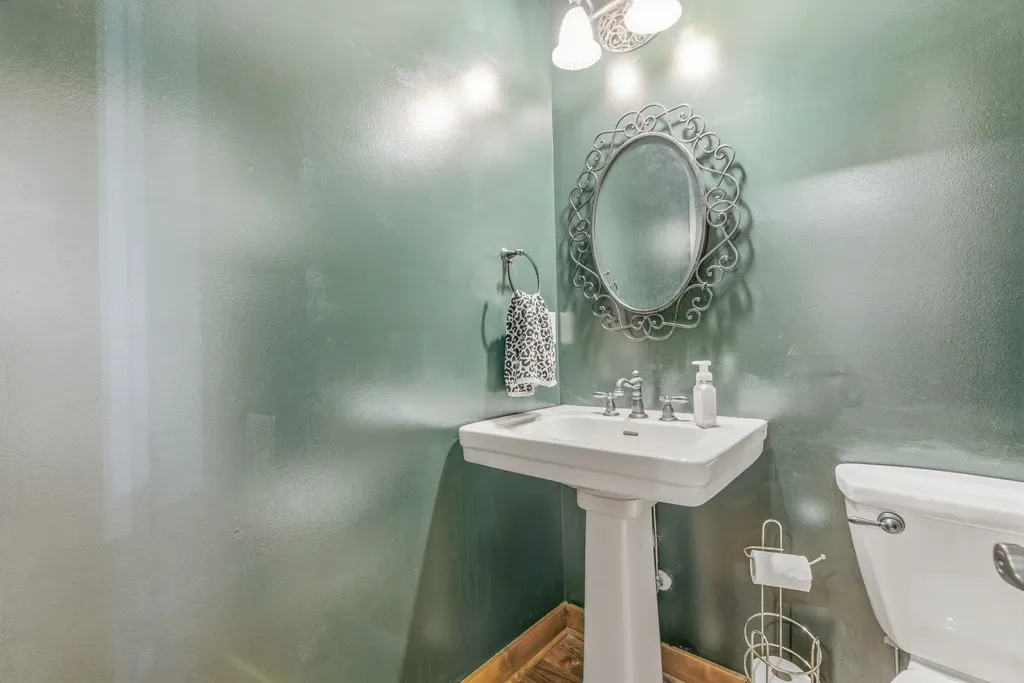 1402 Chaumont Circle Andover KS 67002