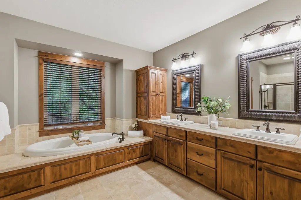 1402 Chaumont Circle Andover KS 67002