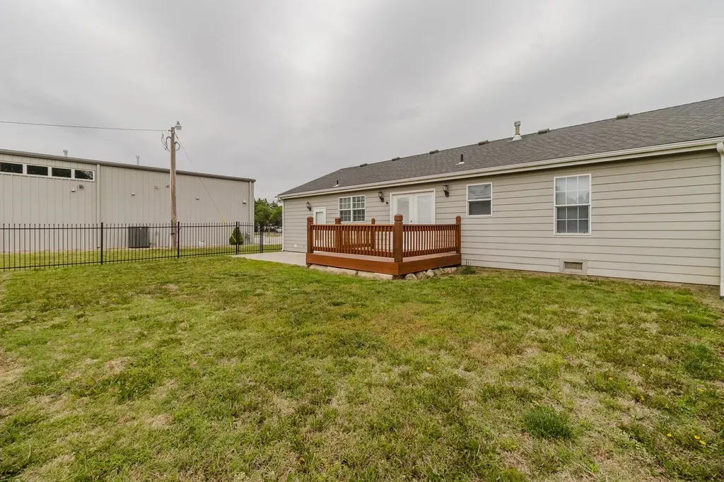 2335 S Crest Wichita KS 67207