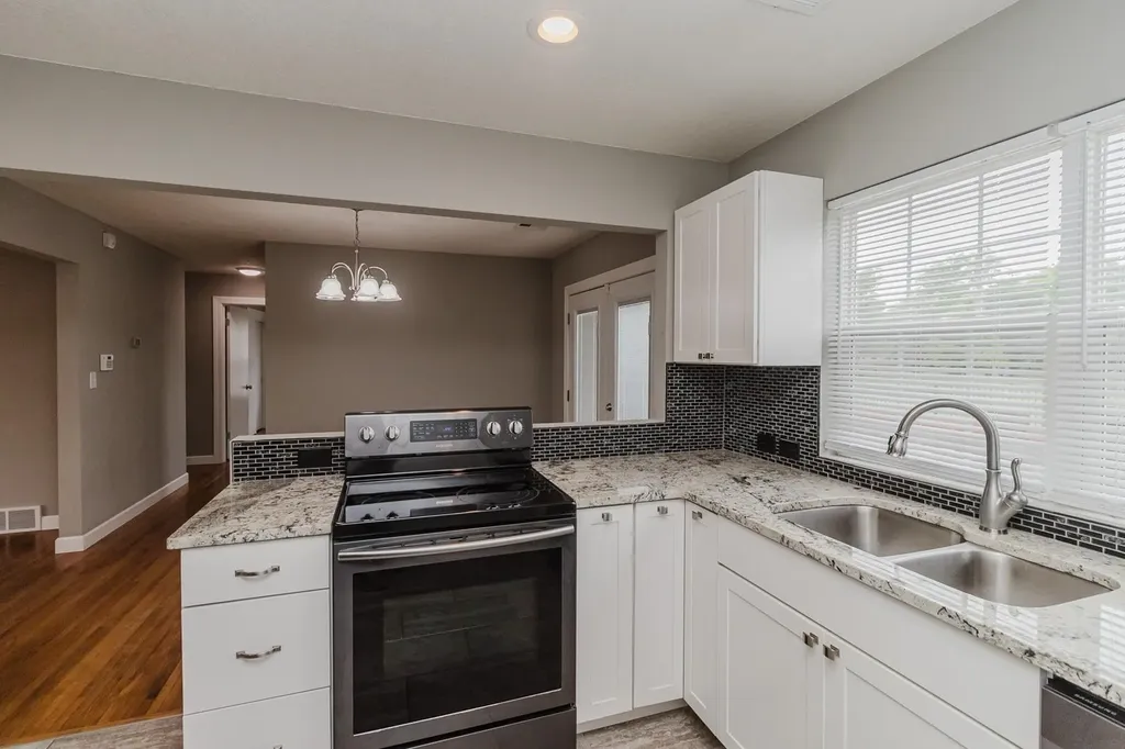2335 S Crest Wichita KS 67207