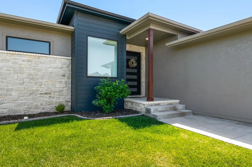 3404 S Capri Wichita KS 67210