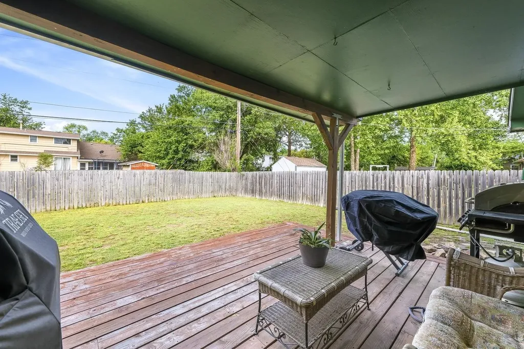 4317 N Gunnison Street Bel Aire KS 67220-3831