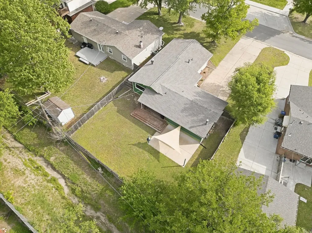 4317 N Gunnison Street Bel Aire KS 67220-3831