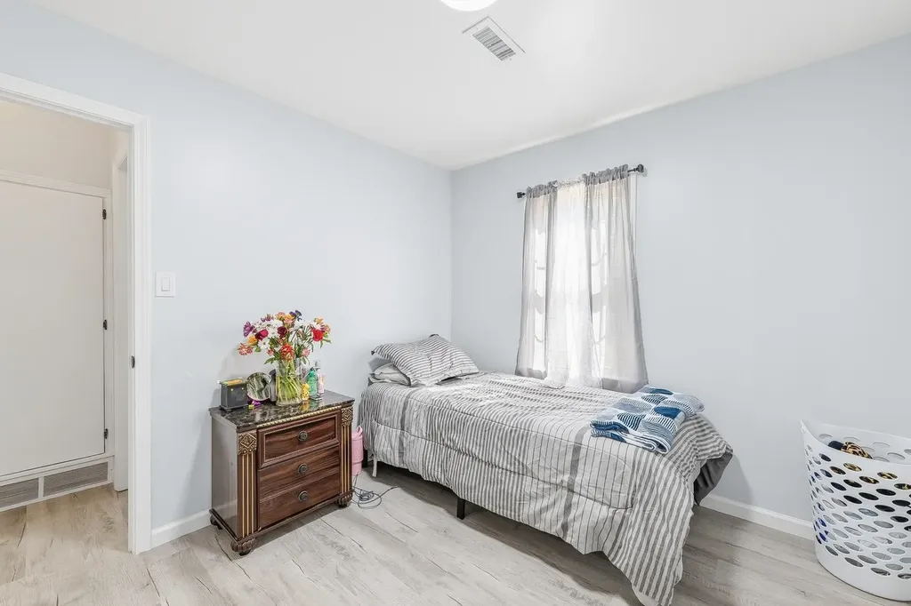 2038 S Poplar Street Wichita KS 67211