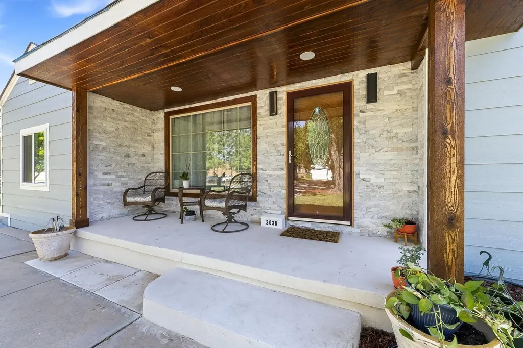 2038 S Poplar Street Wichita KS 67211