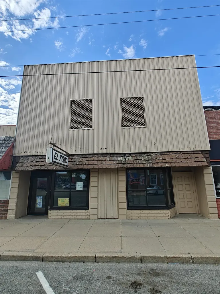 121 W 5th Street Newton KS 67114