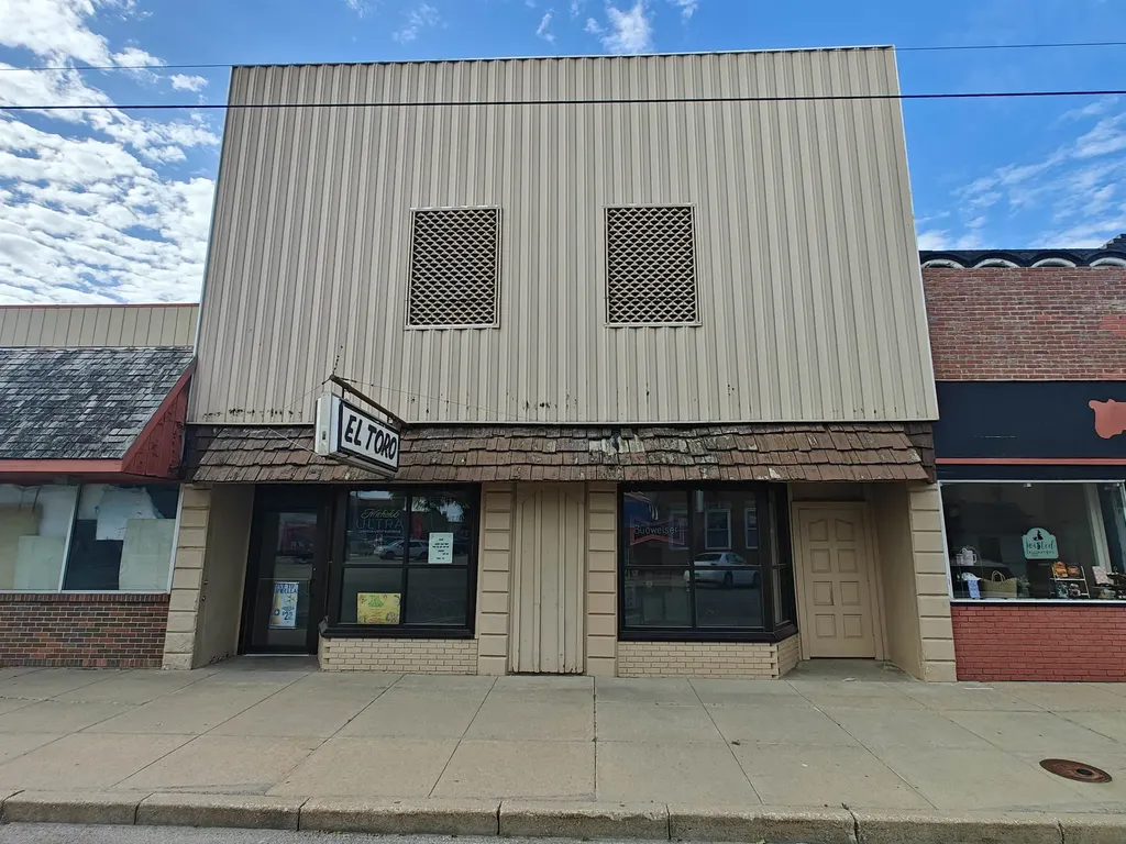 121 W 5th Street Newton KS 67114