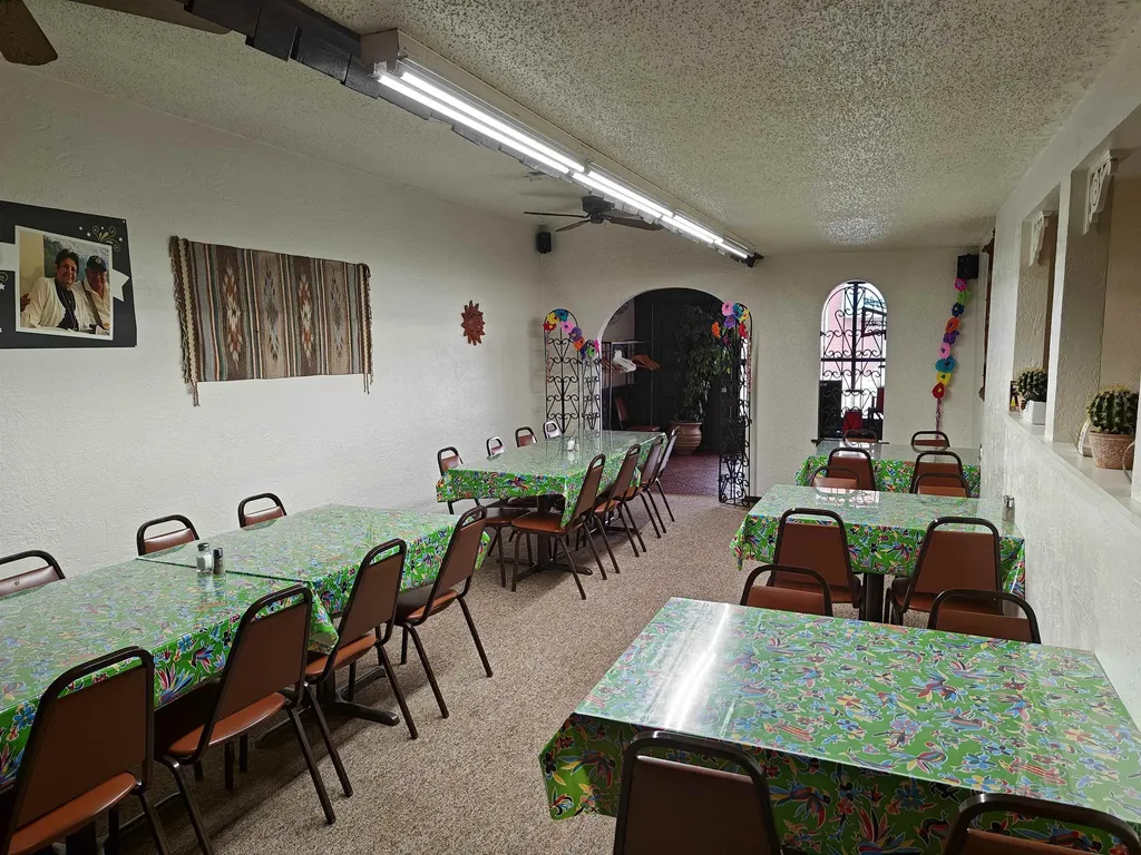 121 W 5th Street Newton KS 67114