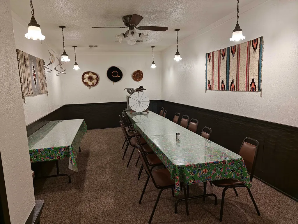 121 W 5th Street Newton KS 67114