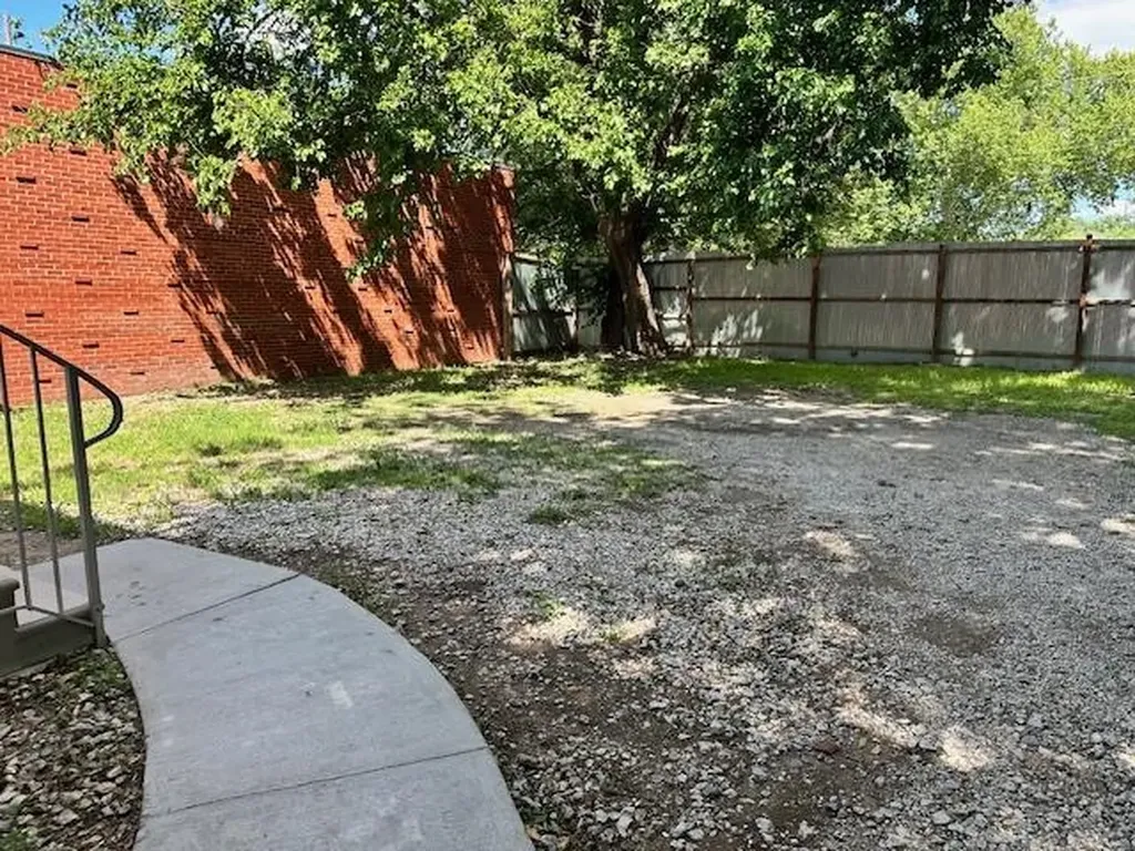 1118 S Hydraulic Wichita KS 67211