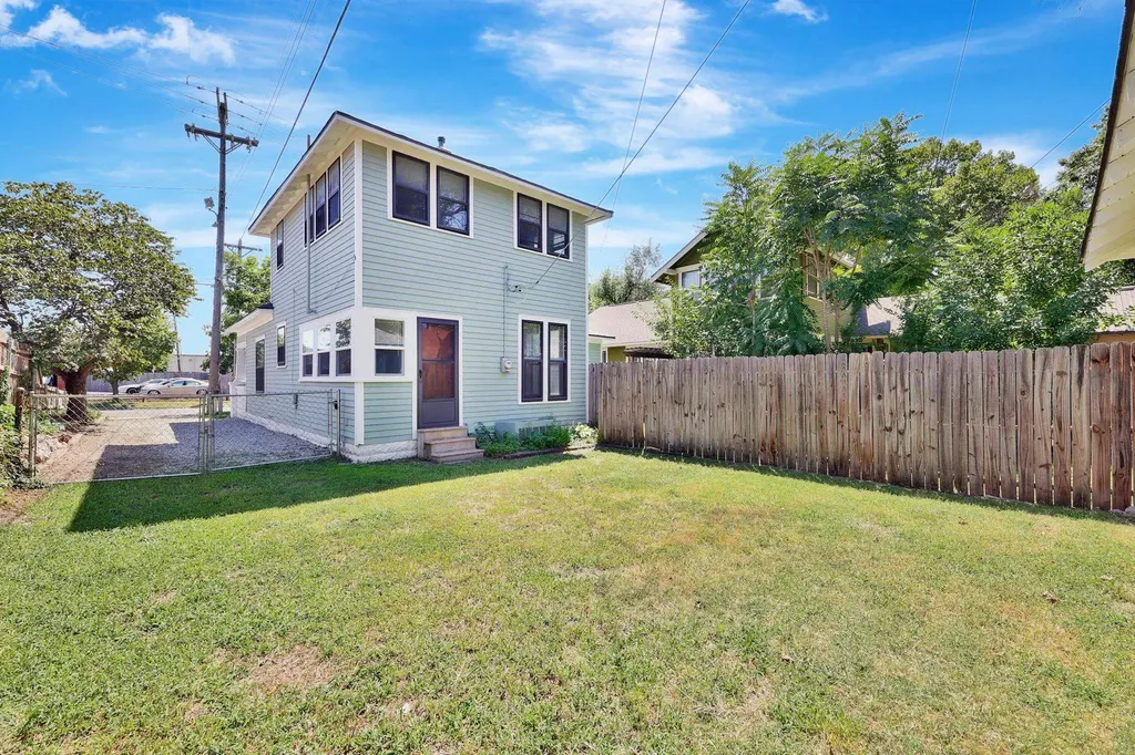 3112 E 1st Wichita KS 67214