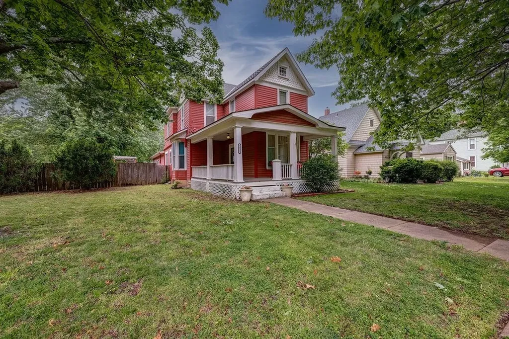 1423 Fuller Winfield KS 67156