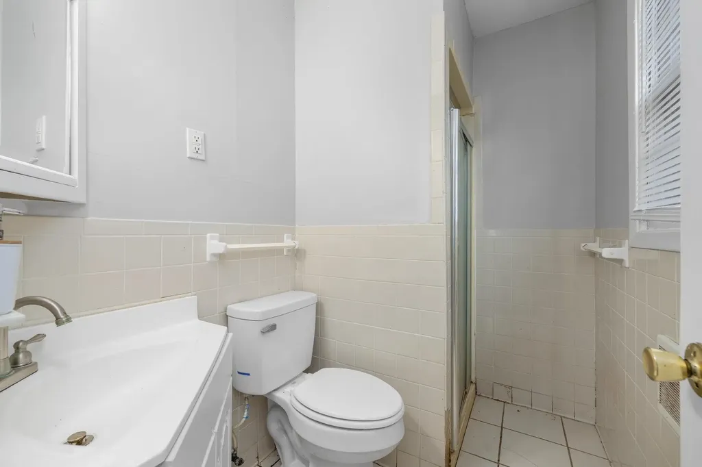 2009 E 52nd Street Wichita KS 67216