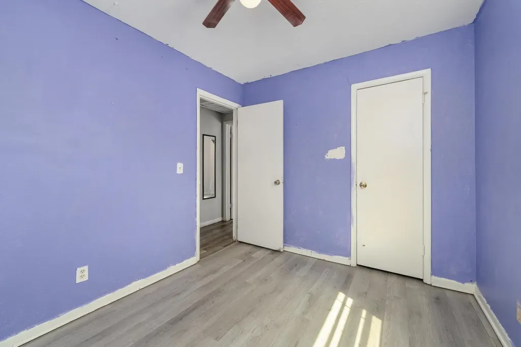 2009 E 52nd Street Wichita KS 67216