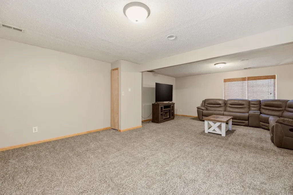 119 N Devinshire Bentley KS 67016