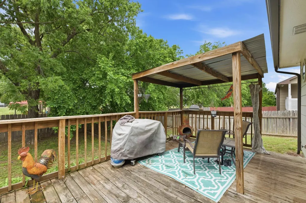 119 N Devinshire Bentley KS 67016