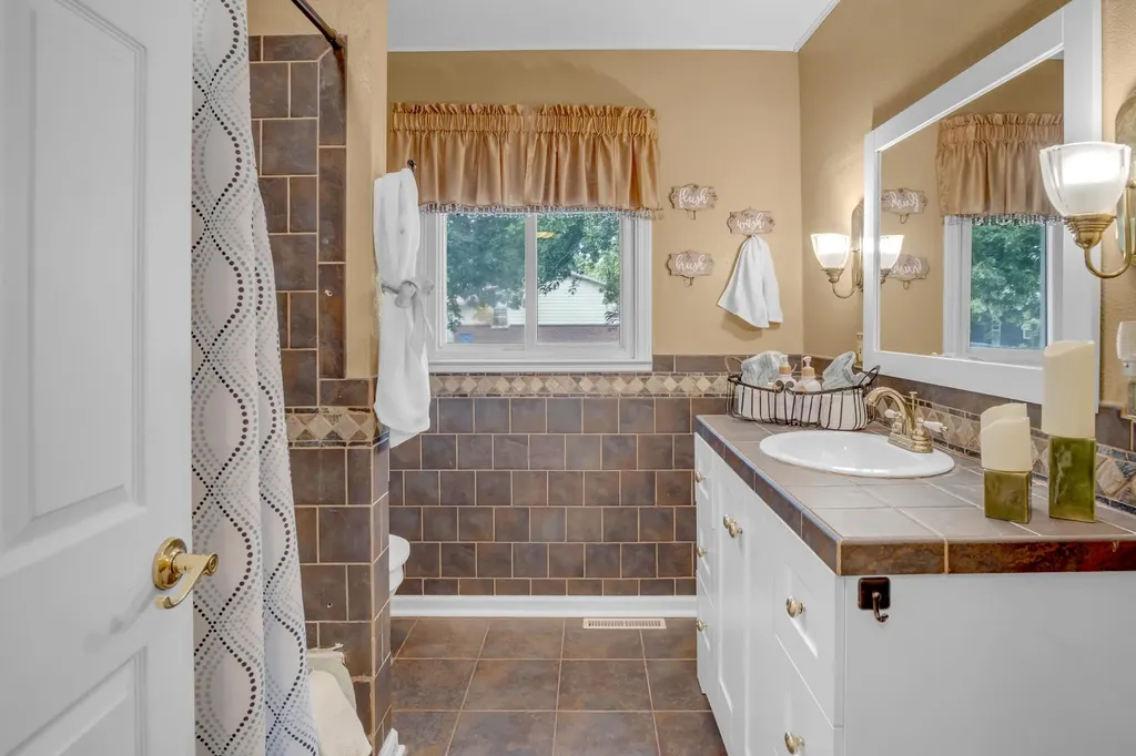 2304 E Glen Oaks Drive Wichita KS 67216