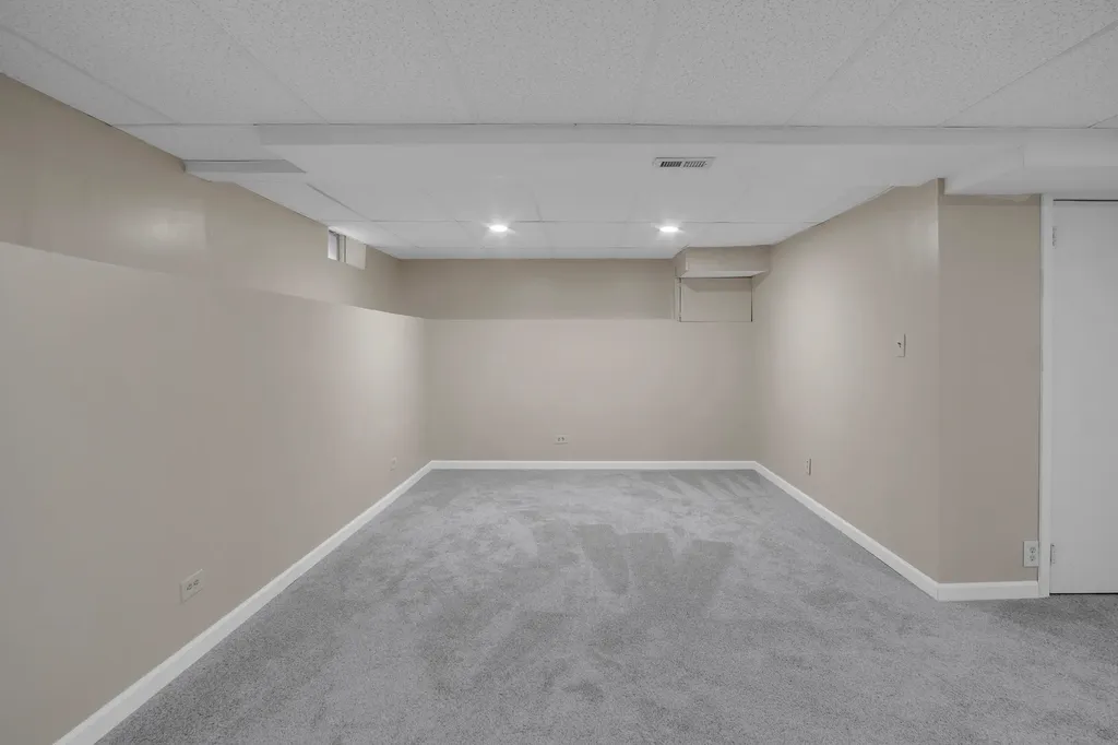 2304 E Glen Oaks Drive Wichita KS 67216