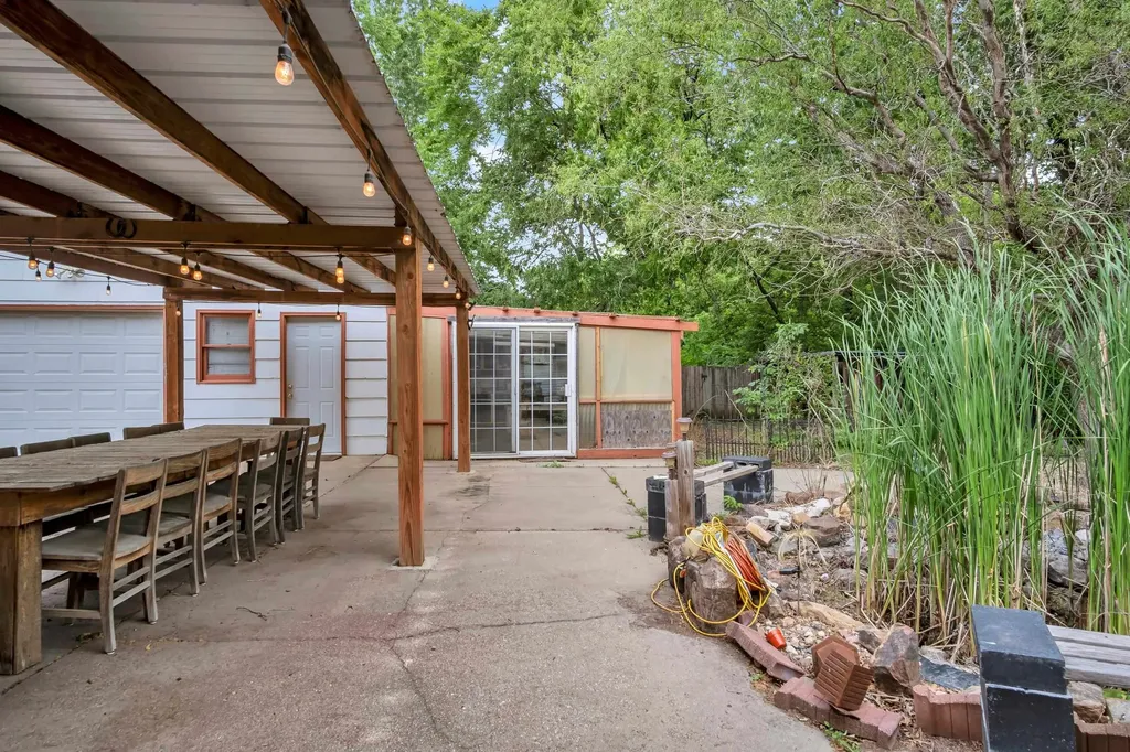 2304 E Glen Oaks Drive Wichita KS 67216