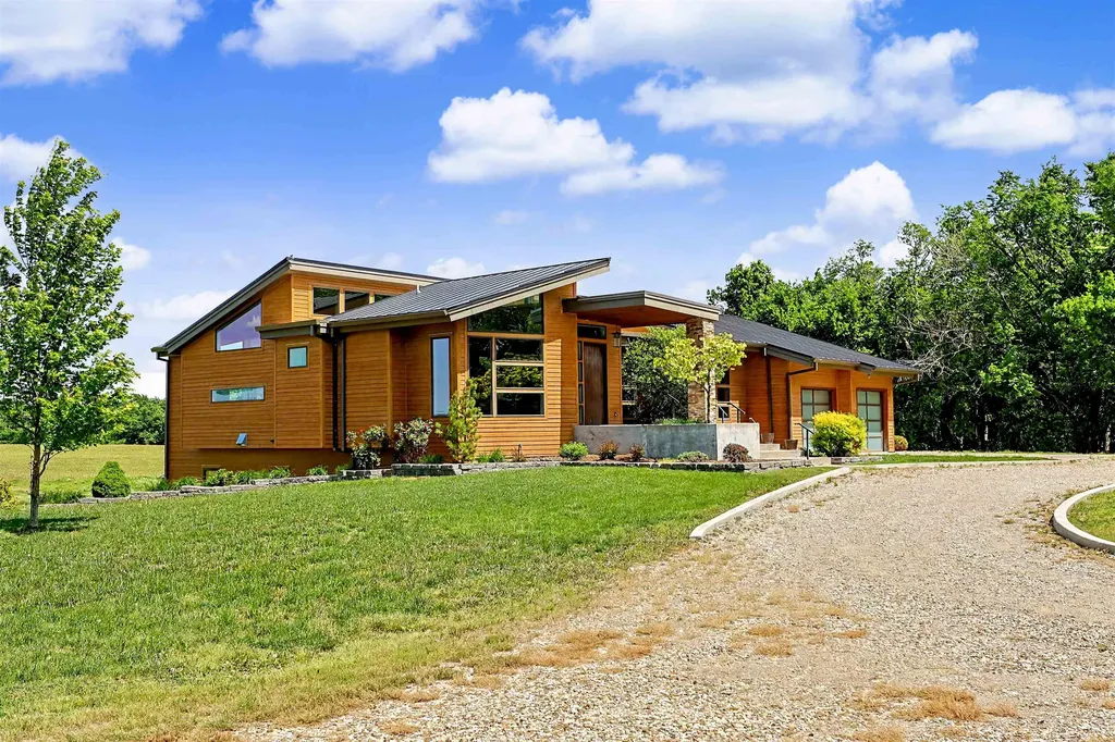 9286 292nd Road Arkansas City KS 67005