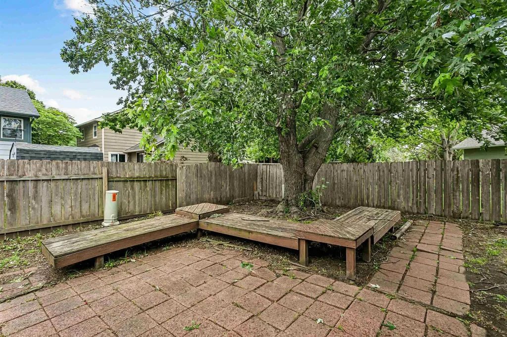 7439 E 31st Wichita KS 67226