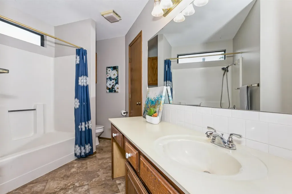 7439 E 31st Wichita KS 67226
