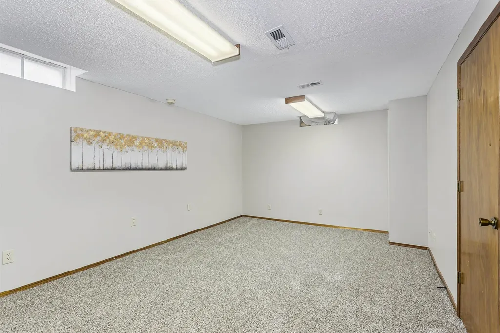 7439 E 31st Wichita KS 67226