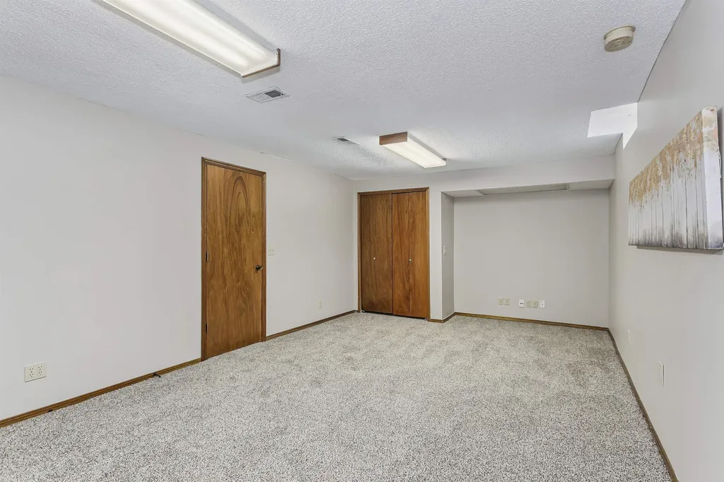 7439 E 31st Wichita KS 67226