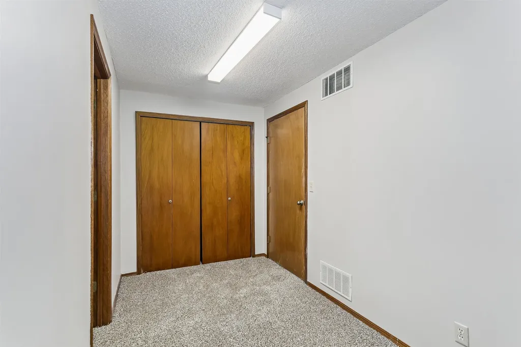 7439 E 31st Wichita KS 67226