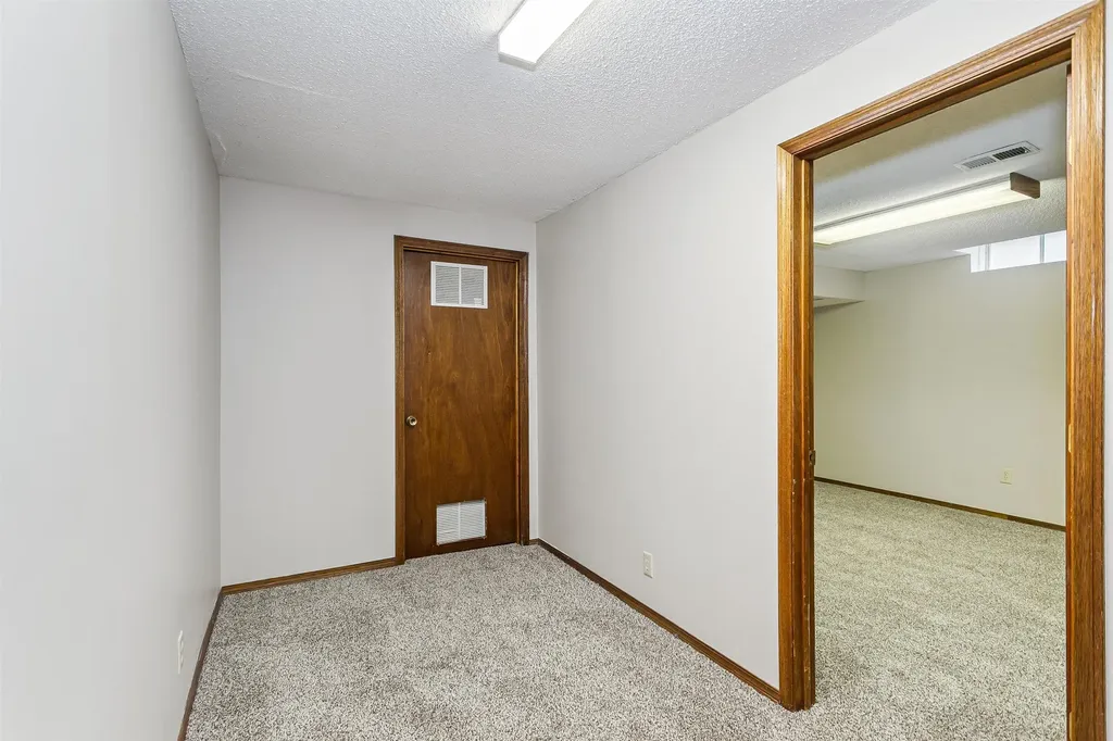 7439 E 31st Wichita KS 67226
