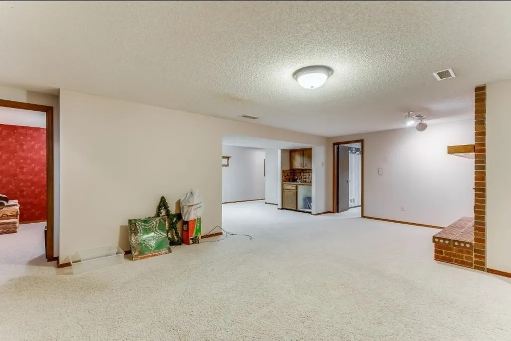 16 N Circle Drive Mulvane KS 67110