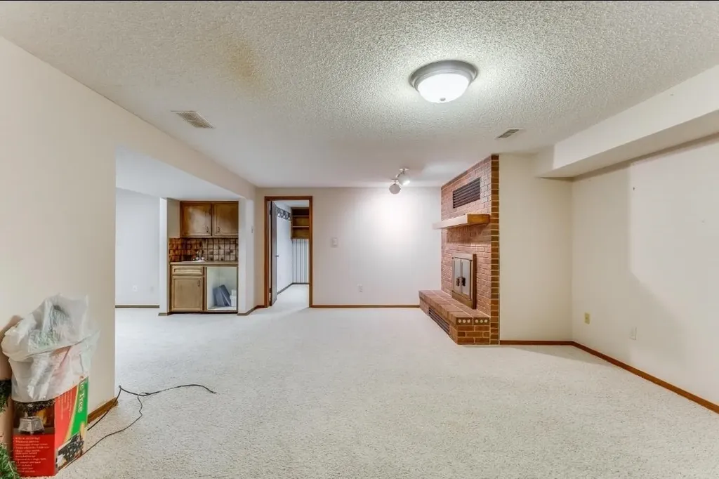 16 N Circle Drive Mulvane KS 67110