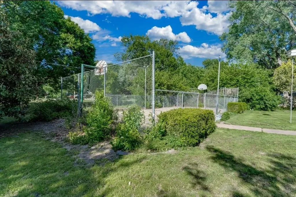 16 N Circle Drive Mulvane KS 67110