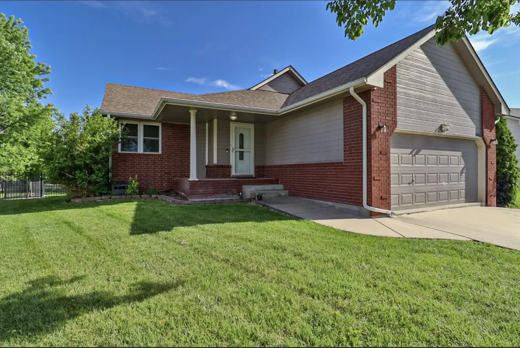 866 S Bedford Court Wichita KS 67207