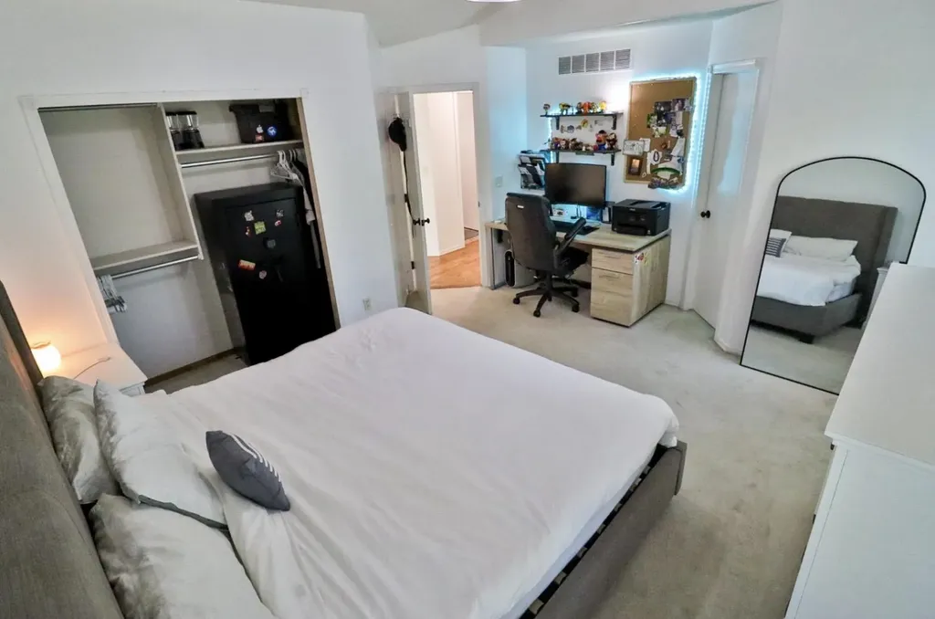 866 S Bedford Court Wichita KS 67207