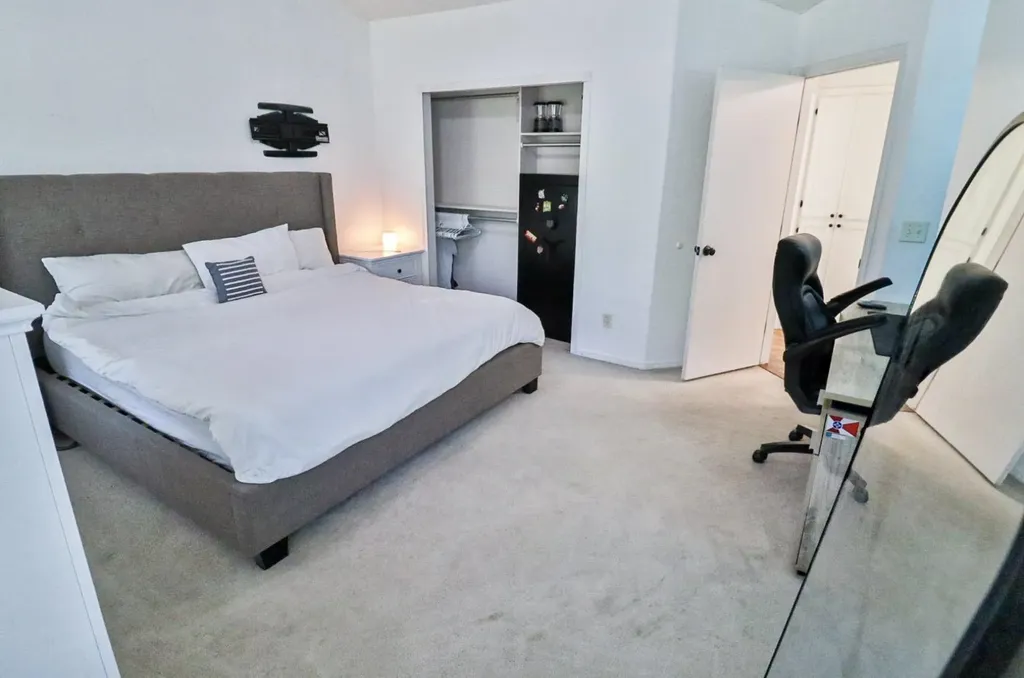 866 S Bedford Court Wichita KS 67207