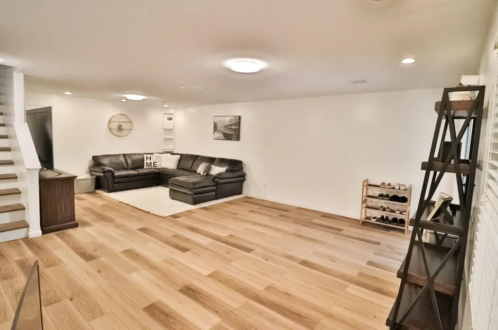 866 S Bedford Court Wichita KS 67207